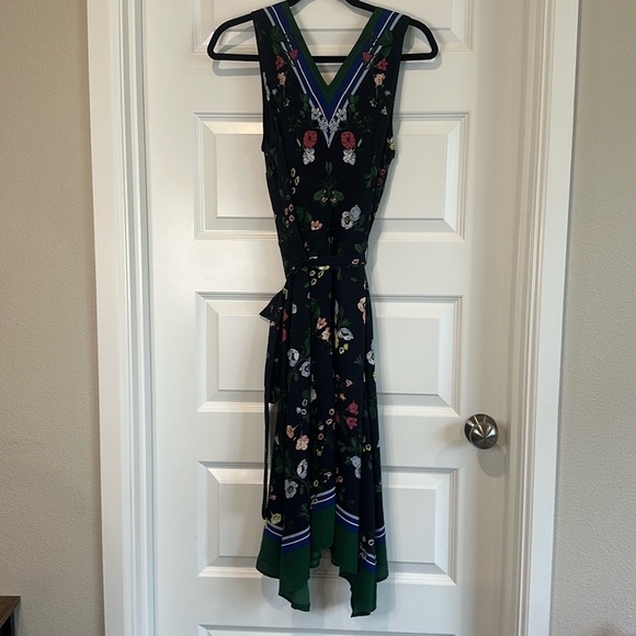 EUC Ann Taylor Petite Navy Floral Wrap Dress - Picture 3 of 3
